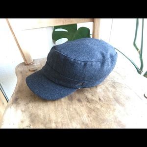 Rusty adjustable wool hat. Dark grey. EUC.